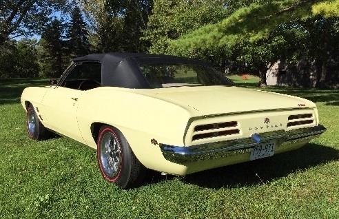 Dick & Carol Johnson's '69 Firebird